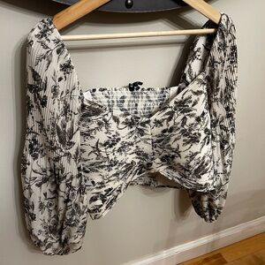 Express Women’s Monochrome Floral Blouse Size XL, Cropped Fit, New without tags